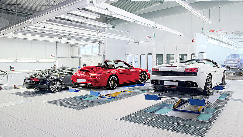 Moderne und helle Kfz-Halle von innen